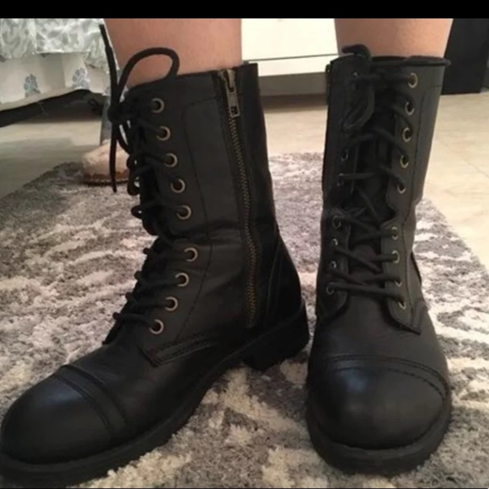 Combat boots
